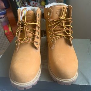 Timberland Boots Women’s US 6/ Youth 4